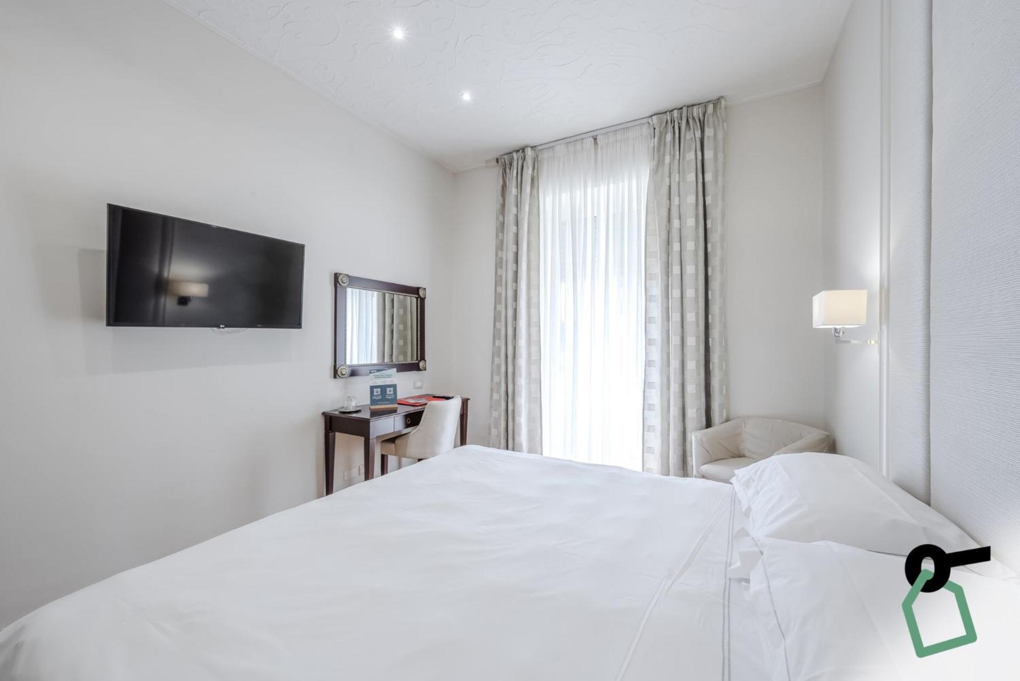 Hotiday Room Collection - Mediterranee Алассио Экстерьер фото