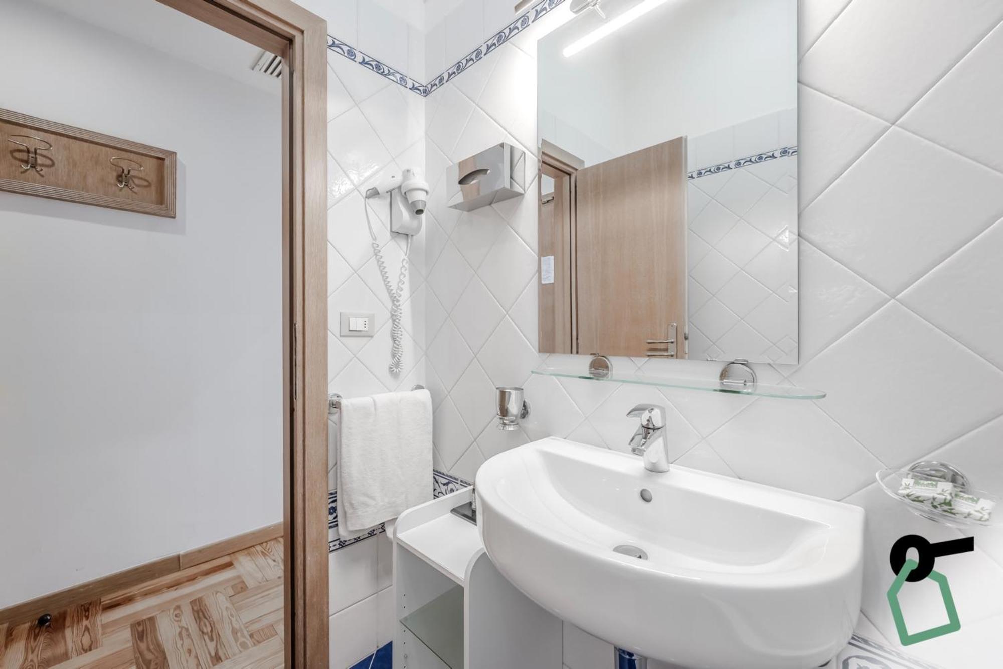 Hotiday Room Collection - Mediterranee Алассио Экстерьер фото